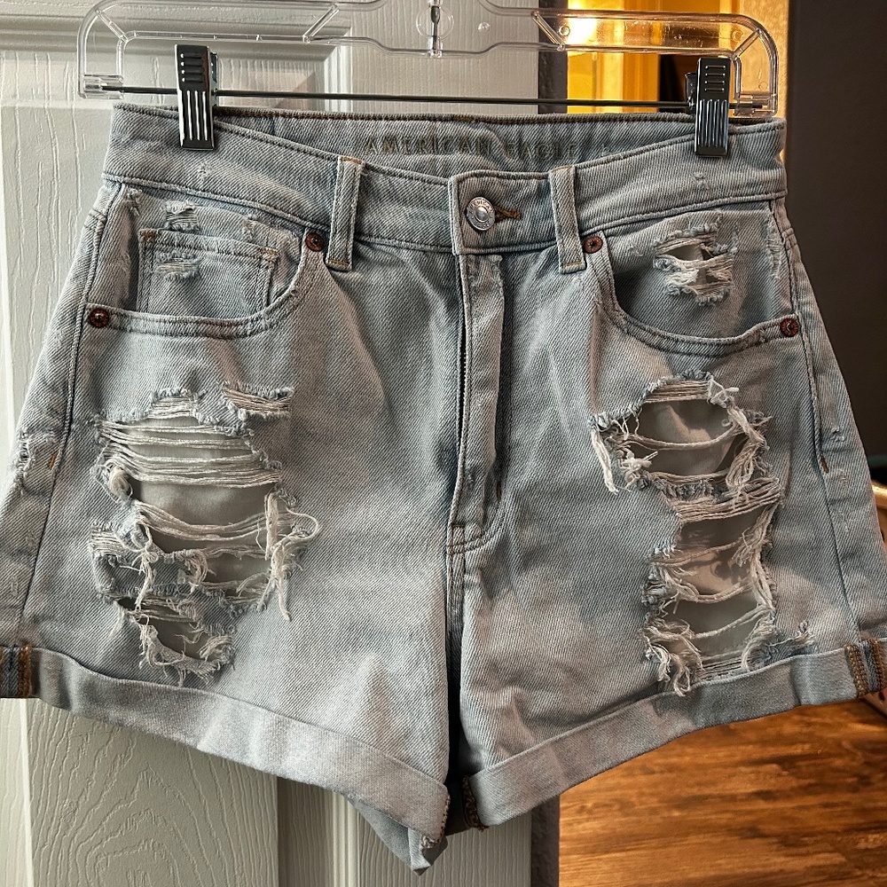 Ripped jean shorts - Light denim wash